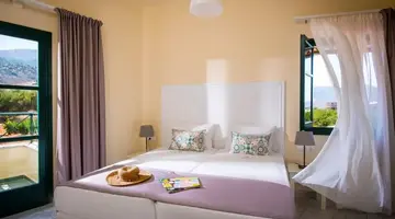 Kristalli Hotel