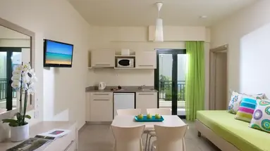 Kristalli Hotel