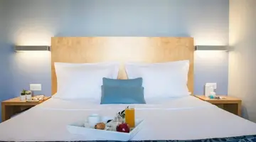 Kronos Hotel