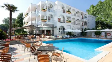 Kronos Hotel