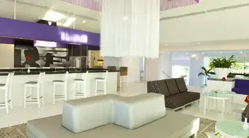 Krystal Cancun