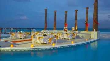 Krystal Cancun
