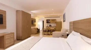 Krystal Cancun