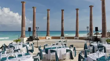 Krystal Cancun