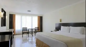 Krystal Cancun