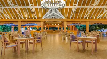 KUDAFUSHI RESORT & SPA