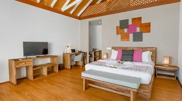 KUDAFUSHI RESORT & SPA