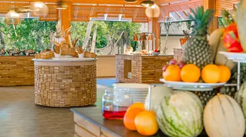 KUDAFUSHI RESORT & SPA