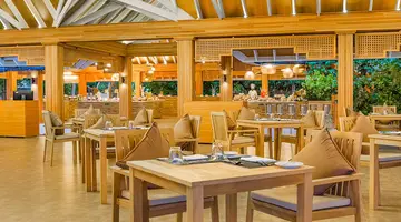 KUDAFUSHI RESORT & SPA