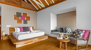 KUDAFUSHI RESORT & SPA