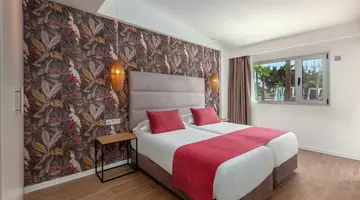 KUMARA SERENOA BY LOPESAN HOTELS