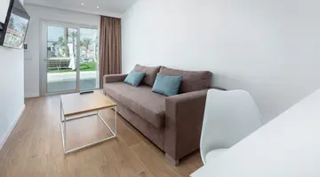 KUMARA SERENOA BY LOPESAN HOTELS