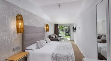 KUMARA SERENOA BY LOPESAN HOTELS