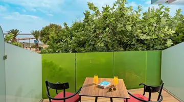 Kyma Suites Beach Hotel