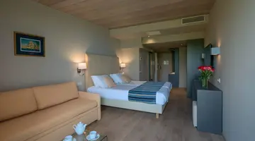 Kyma Suites Beach Hotel