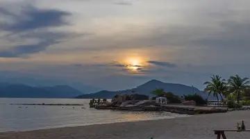 L ALYA NINH VAN BAY