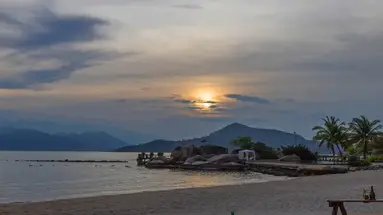 L ALYA NINH VAN BAY