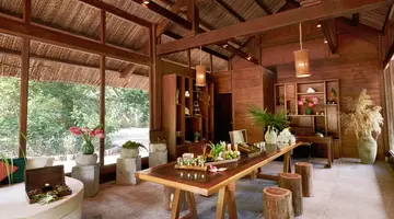 L ALYA NINH VAN BAY