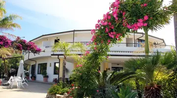 L ANCORA HOTEL