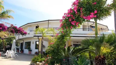 L ANCORA HOTEL