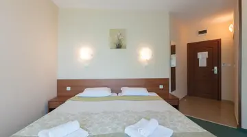 L&B Hotel
