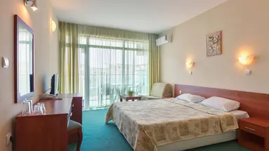 L&B Hotel