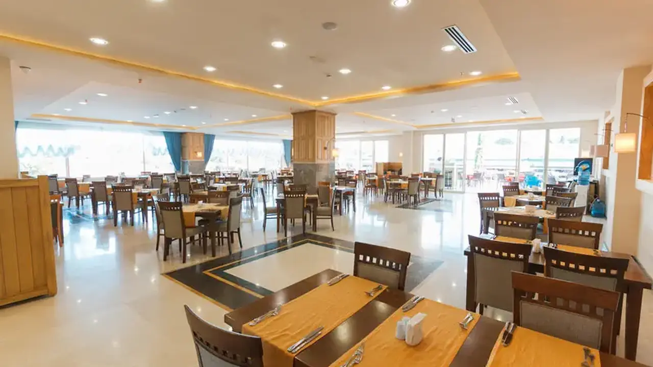 L' Oceanica Beach Resort