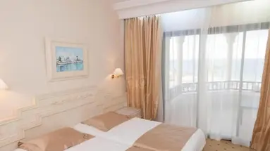L  Orient Palace Resort & Spa Hotel