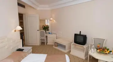 L Orient Palace Resort & Spa Hotel