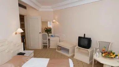 L  Orient Palace Resort & Spa Hotel