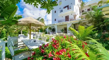 LA BUSSOLA HOTEL