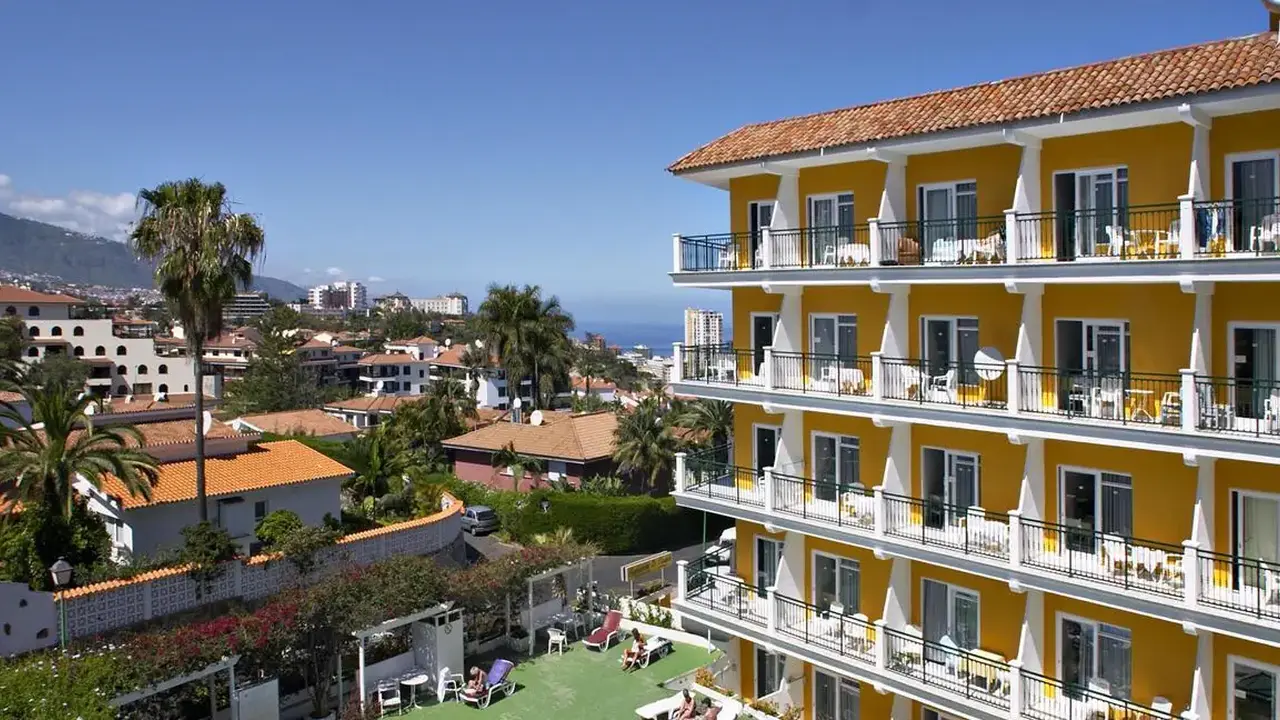 La Carabela Apartamentos