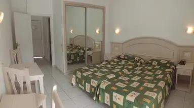 La Carabela Apartamentos