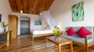 LA CASA RESORT