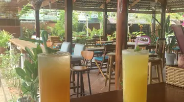 LA CASA RESORT