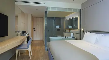 La Green Hotel & Residence