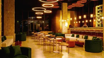 La Green Hotel & Residence