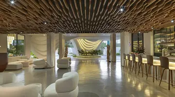 La Green Hotel & Residence