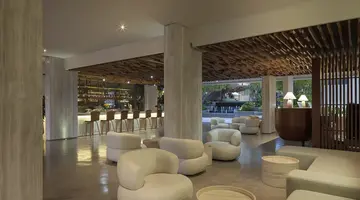 La Green Hotel & Residence