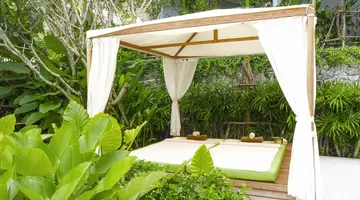 La Green Hotel & Residence
