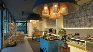 La Green Hotel & Residence