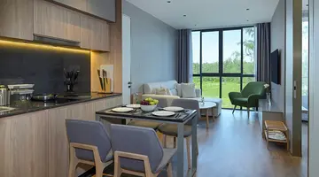 La Green Hotel & Residence