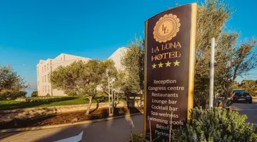 La Luna Hotel