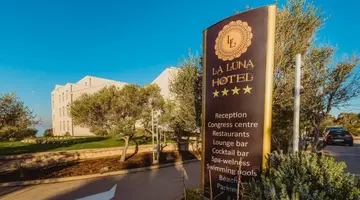 La Luna Hotel