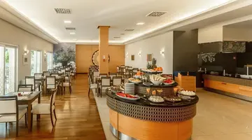 La Luna Hotel