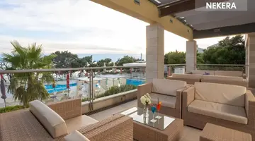 La Luna Hotel