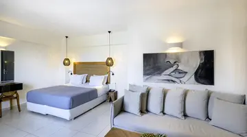 LA STELLA APARTMENTS AND SUITES