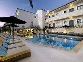 LA STELLA APARTMENTS AND SUITES