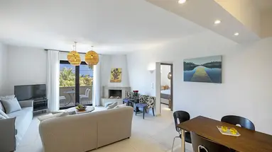 LA STELLA APARTMENTS AND SUITES