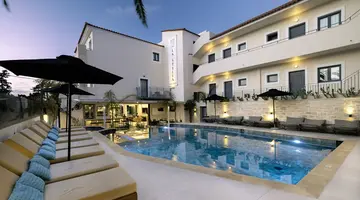 LA STELLA APARTMENTS AND SUITES